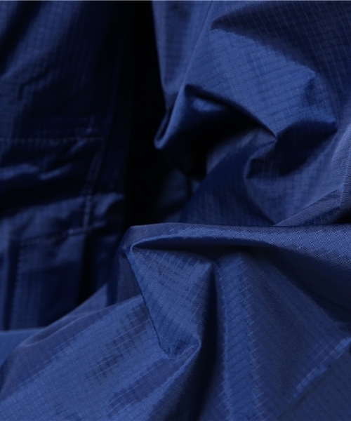 patagonia（パタゴニア）の「Patagonia / トレントシェル・ジャケット（ジャパン・スペシャル）（ナイロンジャケット・メンズ・オリーブ/ネイビー・SMALL/MEDIUM）」の3枚目の写真