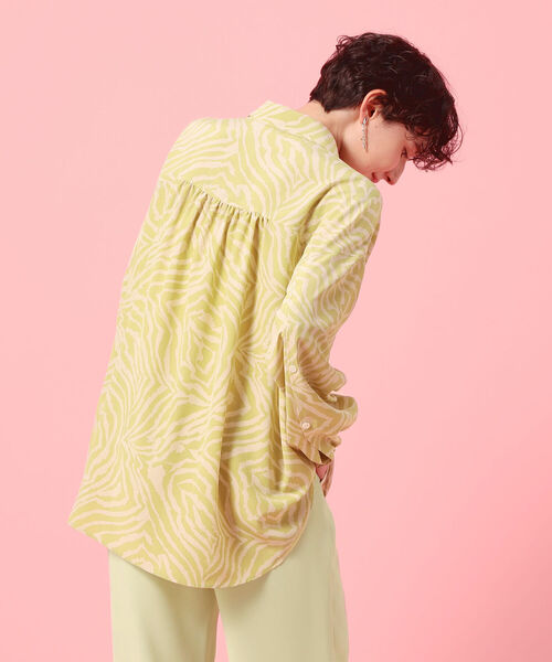 NOLLEY’S Sophi(ノーリーズソフィ)の「ゼブラ柄オーバーシャツ(シャツ/ブラウス・レディース・ベージュ系その他3/グリーン系その他3・38)」の7枚目の写真