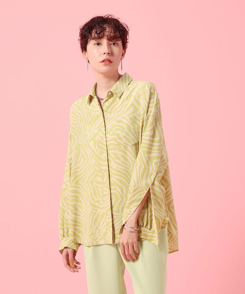 NOLLEY’S Sophi(ノーリーズソフィ)の「ゼブラ柄オーバーシャツ(シャツ/ブラウス・レディース・ベージュ系その他3/グリーン系その他3・38)」の5枚目の写真