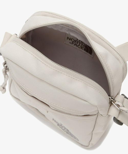 THE NORTH FACE（ザノースフェイス）の「THE NORTH FACE(ザ・ノースフェイス)/SQUARE CROSS BAG スクエアクロスバッグ ショルダーバッグ（ショルダーバッグ・レディース・ブラック/アイボリー/ネイビー・FREE）」の7枚目の写真