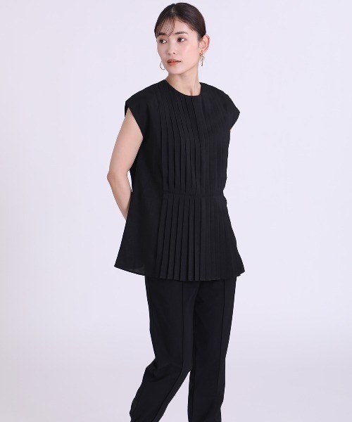 INED CLARO(イネドクラロ)の「リネンタッチノースリーブプリーツブラウス【セットアップ対応】(シャツ/ブラウス・レディース・ブラック/ブラウン/ブルー・フリー)」の21枚目の写真