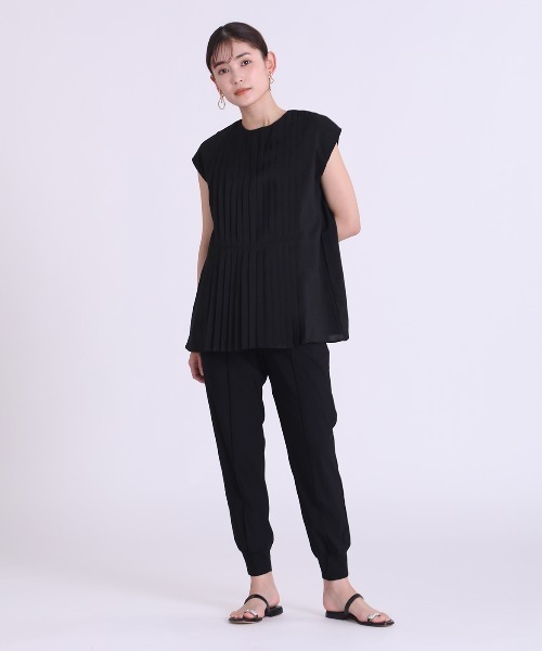 INED CLARO(イネドクラロ)の「リネンタッチノースリーブプリーツブラウス【セットアップ対応】(シャツ/ブラウス・レディース・ブラック/ブラウン/ブルー・フリー)」の22枚目の写真