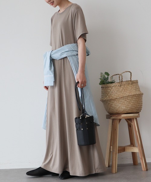 AMERICAN HOLIC（アメリカンホリック）の「サラッとマキシAラインカットワンピース（ワンピース・レディース・ブラウン/ブラック/チャコールグレー/グリーン/ライトグリーン/グレイッシュベージュ・M/L）」の4枚目の写真