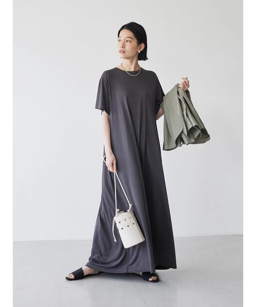 AMERICAN HOLIC（アメリカンホリック）の「サラッとマキシAラインカットワンピース（ワンピース・レディース・ブラウン/ブラック/チャコールグレー/グリーン/ライトグリーン/グレイッシュベージュ・M/L）」の2枚目の写真