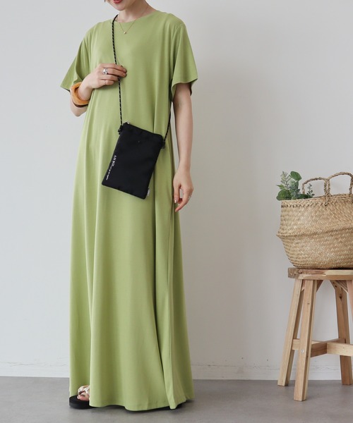 AMERICAN HOLIC（アメリカンホリック）の「サラッとマキシAラインカットワンピース（ワンピース・レディース・ブラウン/ブラック/チャコールグレー/グリーン/ライトグリーン/グレイッシュベージュ・M/L）」の6枚目の写真