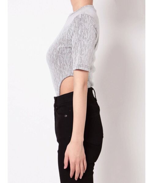 EMODA（エモダ）の「サイドオープンボディスーツ（Tシャツ/カットソー・レディース・グレー/ブラック/ホワイト・FREE）」の21枚目の写真