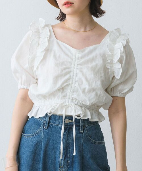 RETRO GIRL(レトロガール)の「肩フリルシャーリングBL(シャツ/ブラウス・レディース・ブラック/オフホワイト/ピンク・FREE)」の2枚目の写真