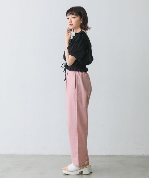 RETRO GIRL(レトロガール)の「肩フリルシャーリングBL(シャツ/ブラウス・レディース・ブラック/オフホワイト/ピンク・FREE)」の8枚目の写真