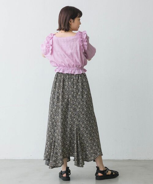 RETRO GIRL(レトロガール)の「肩フリルシャーリングBL(シャツ/ブラウス・レディース・ブラック/オフホワイト/ピンク・FREE)」の6枚目の写真