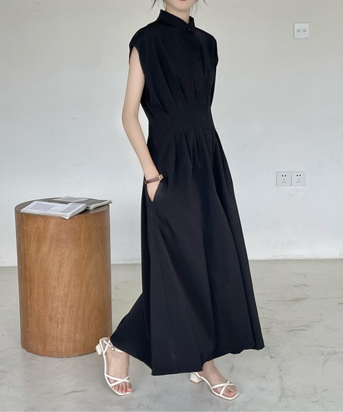 emi+（エミプラス）の「フロントタックバンドカラーフレンチスリーブロングワンピース（ワンピース・レディース・チャコールグレー/ブラック/ネイビー/アイボリー・L/M）」の5枚目の写真