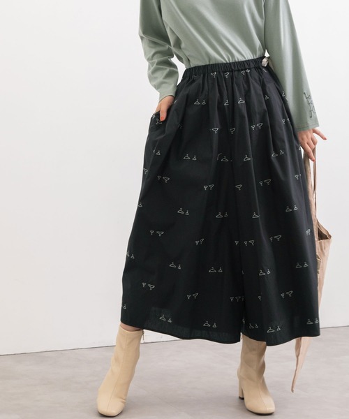 POU DOU DOU（プードゥドゥ）の「hanger刺繍ローンタックキュロット（その他パンツ・レディース・ブラック/グリーン/グレー系その他・3）」の2枚目の写真