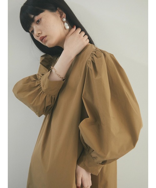 armonia（アルモニーア）の「armonia.ギャザースリーブワンピース（ワンピース・レディース・ベージュ/カーキ/ブラック・FREE）」の8枚目の写真