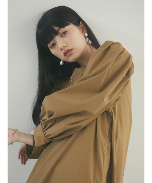 armonia（アルモニーア）の「armonia.ギャザースリーブワンピース（ワンピース・レディース・ベージュ/カーキ/ブラック・FREE）」の9枚目の写真