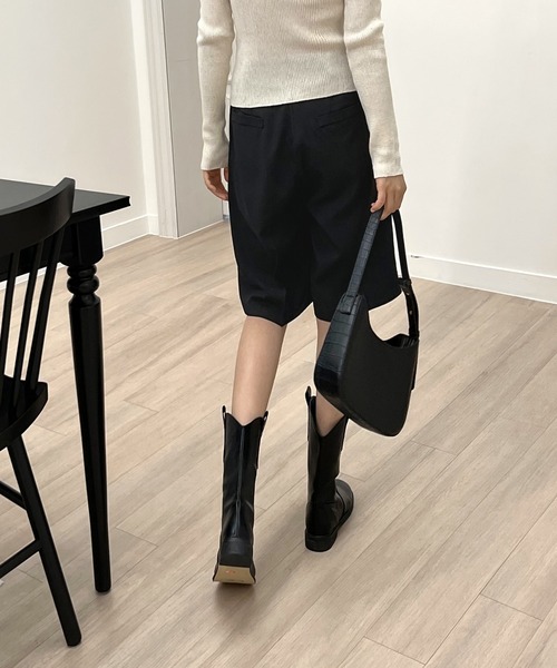 by muni:r（バイ ムニール）の「ミディワイドピンタックハーフパンツ（スラックス・レディース・ブラック/ブラウン/ダークグレー・SMALL/MEDIUM）」の12枚目の写真