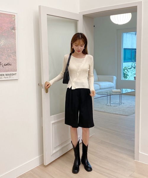 by muni:r（バイ ムニール）の「ミディワイドピンタックハーフパンツ（スラックス・レディース・ブラック/ブラウン/ダークグレー・SMALL/MEDIUM）」の17枚目の写真