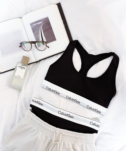 Calvin Klein（カルバン・クライン）の「Calvin Klein カルバンクライン ブラ＆ショーツ ブラセット 上下セット レディース アンダーウェア 下着 スポブラ セットアップ（ブラ&ショーツ・レディース・グレー/パープル/グリーン/グリーン系その他/パープル系その他/ブルー系その他/ブルー/ブラック/ピンク/レッド/レッド系その他/ブラック系その他/グレー系その他/ピンク系その他・4/5/1/6/2/3/7/8/9）」の21枚目の写真