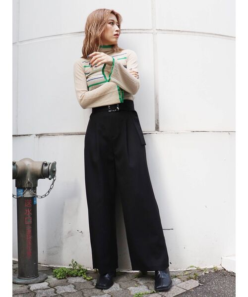 MURUA（ムルーア）の「ベルトタックワイドパンツ（スラックス・レディース・ブラック/ダークグリーン/ブラウン/ダークグレー・1/2）」の11枚目の写真