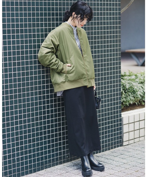 haco!(ハコ)の「あれこれ尽きない大人の悩みを全部吹っ飛ばす!今っぽ女っぽMA-1ブルゾン by que made me(MA-1・レディース・カーキ・1/2)」の13枚目の写真
