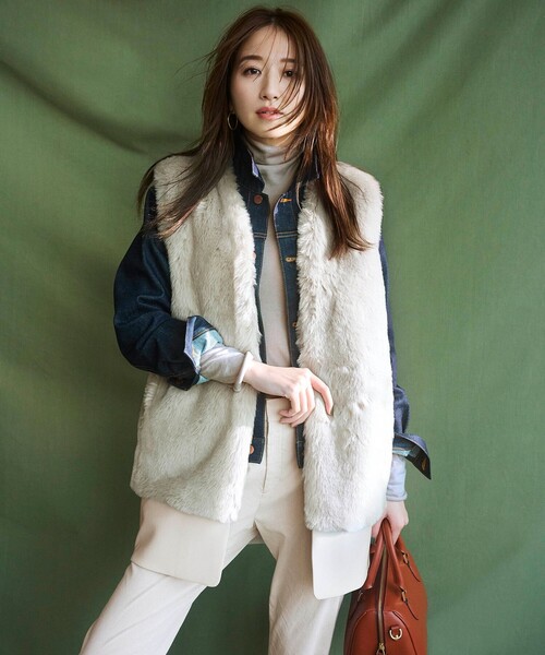 23区(ニジュウサンク)の「【CLASSY.1月号掲載】23区DENIM ストレッチ ジャケット(デニムジャケット・レディース・ネイビー系/スカイブルー系・30/34/32)」の5枚目の写真