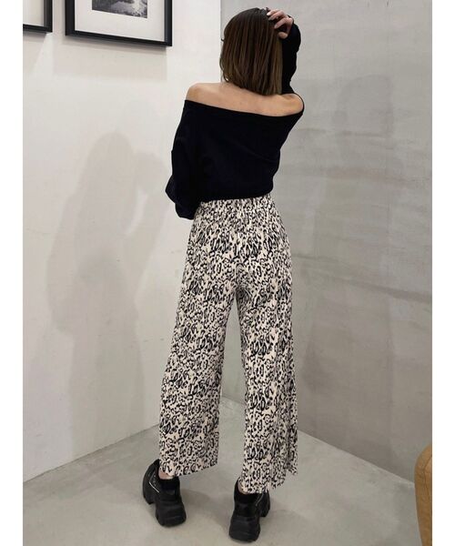 GYDA（ジェイダ）の「Symmetry GYDA Patch ショートスウェット