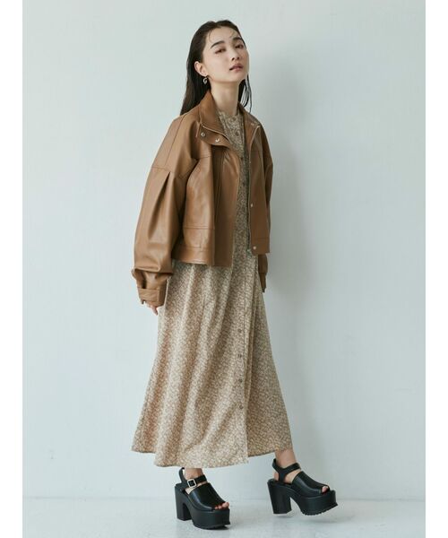 MURUA(ムルーア)の「フラワープリントティアードワンピース(ワンピース・レディース・ブラック/グリーン/ベージュ・FREE)」の16枚目の写真