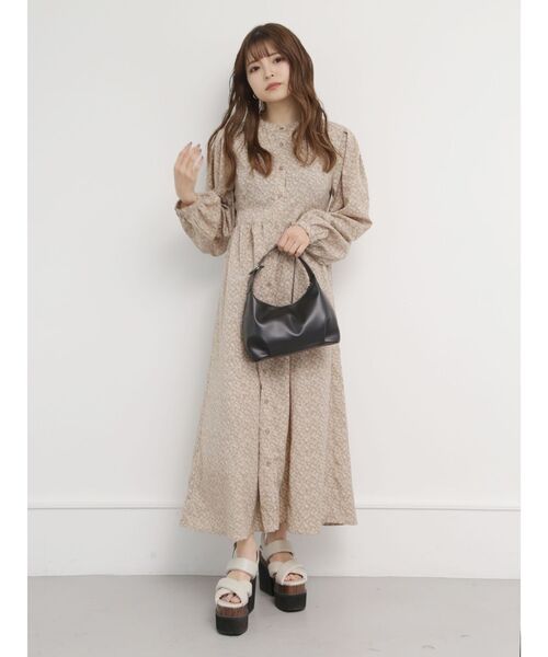 MURUA(ムルーア)の「フラワープリントティアードワンピース(ワンピース・レディース・ブラック/グリーン/ベージュ・FREE)」の20枚目の写真