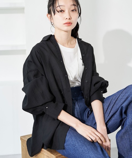 VIS(ビス)の「オーバーサイズシンプルシアーシャツ(シャツ/ブラウス・レディース・ホワイト/ブラック/サックスブルー/ベージュ系その他3・FREE)」の1枚目の写真