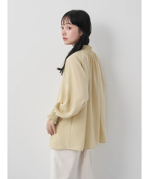 earth music&ecology（アースミュージックアンドエコロジー）の「シャーリングネックブラウス（シャツ/ブラウス・レディース・オフホワイト/イエロー/ライトグレー/ドット・FREE）」の17枚目の写真