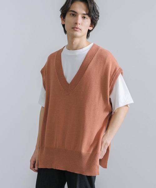 Rocky Monroe(ロッキーモンロー)の「オーバーサイズ サイドボタン サマーニットVネックベスト(ベスト・メンズ・グレイッシュベージュ/スミクロ/コーラル/グリーン・M/L)」の11枚目の写真