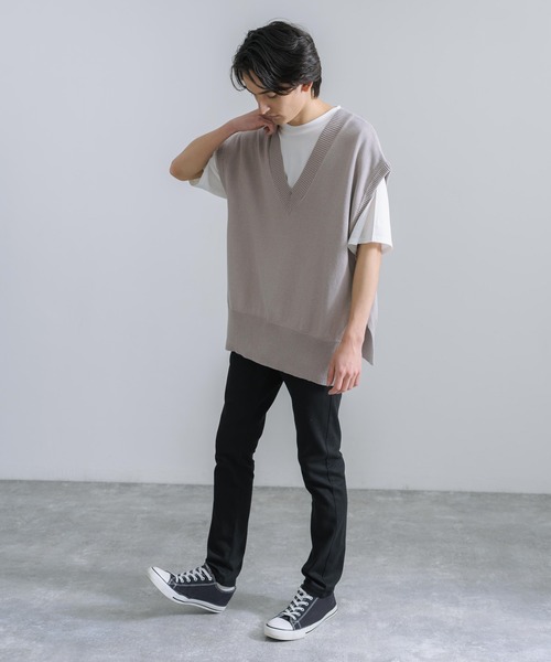 Rocky Monroe(ロッキーモンロー)の「オーバーサイズ サイドボタン サマーニットVネックベスト(ベスト・メンズ・グレイッシュベージュ/スミクロ/コーラル/グリーン・M/L)」の16枚目の写真