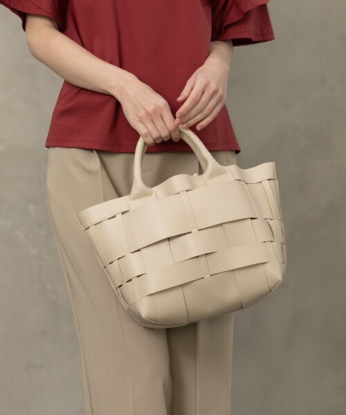 OPAQUE.CLIP（オペークドットクリップ）の「◆メッシュトート（トートバッグ・レディース・オフホワイト/ブラック・00）」の6枚目の写真