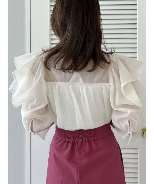 dazzlin（ダズリン）の「シアーチュールインフリルトップス（シャツ/ブラウス・レディース・ピンク/グレー/オフホワイト・FREE）」の7枚目の写真