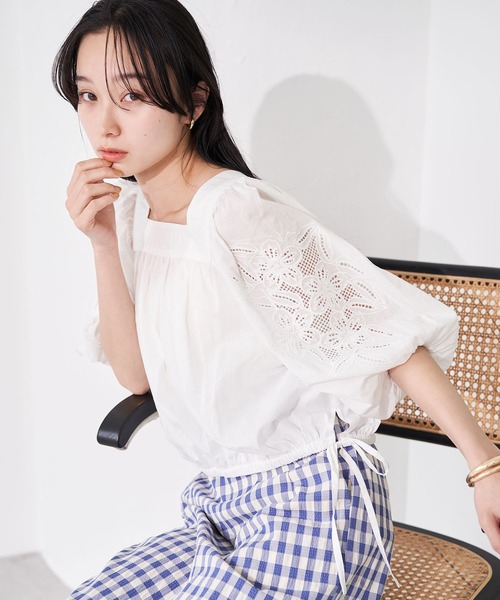 VIS（ビス）の「エンブロイダリーボリュームスリーブブラウス（シャツ/ブラウス・レディース・ホワイト/ブラック/ピンク系その他2・FREE）」の2枚目の写真