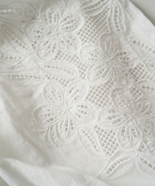 VIS（ビス）の「エンブロイダリーボリュームスリーブブラウス（シャツ/ブラウス・レディース・ホワイト/ブラック/ピンク系その他2・FREE）」の10枚目の写真