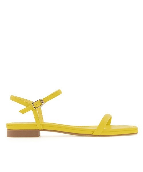 A de Vivre（アドゥヴィーヴル）の「サステナブル ナローストラップサンダル（サンダル・レディース・ベージュ/ブラック/イエロー・S/M/L/LL）」の11枚目の写真