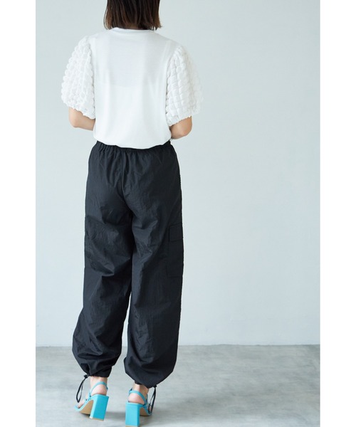 &. NOSTALGIA（アンドドットノスタルジア）の「【ZOZO限定】パラシュートパンツ（その他パンツ・レディース・ブラック/チャコールグレー/ホワイト・FREE）」の6枚目の写真