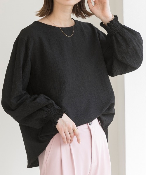 ad thie(アドティエ)の「シャーリング スリーブリップル ブラウス(シャツ/ブラウス・レディース・ブラック/オレンジ/ライトグリーン/ピンク/オフホワイト/イエロー・LARGE/MEDIUM)」の3枚目の写真