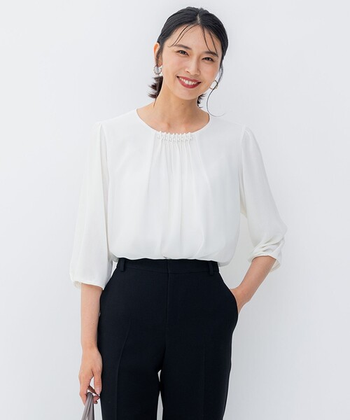 23区(ニジュウサンク)の「【洗える】エアリーコンビジャージー パールモチーフ カットソー(Tシャツ/カットソー・レディース・ネイビー系/ホワイト系/ライラック系・40/38)」の2枚目の写真
