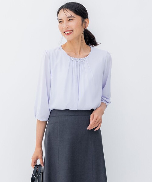 23区(ニジュウサンク)の「【洗える】エアリーコンビジャージー パールモチーフ カットソー(Tシャツ/カットソー・レディース・ネイビー系/ホワイト系/ライラック系・40/38)」の3枚目の写真