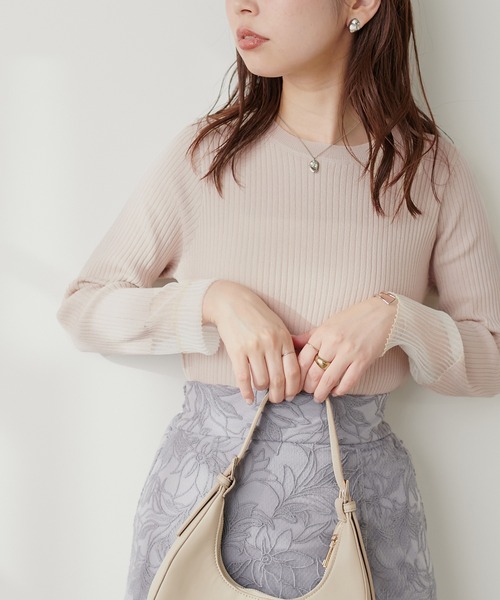 natural couture(ナチュラルクチュール)の「袖口シアーリブニット(ニット/セーター・レディース・ブルー/ブラック/グレイッシュベージュ/アイボリー/モカ・FREE)」の6枚目の写真