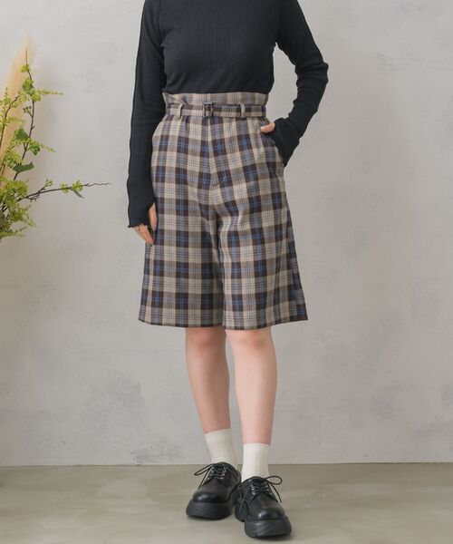 RETRO GIRL（レトロガール）の「共ベルト付きバミューダPT（その他パンツ・レディース・ブラウン系その他2/ナチュラル/ブラック/ダークグレー・FREE）」の15枚目の写真