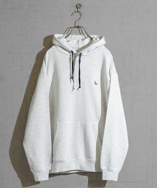 GLOVE HOUSE（グローブハウス）の「【a】TC裏毛 ワンポイント刺繍 スピンドル配色 HOODIE（パーカー・メンズ・ブルー/アッシュグレー/ネイビー/ホワイト/マルチ・X-LARGE/MEDIUM/LARGE）」の2枚目の写真