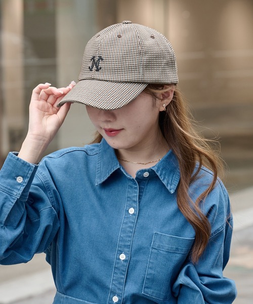 one after another NICE CLAUP（ワンアフターアナザーナイスクラップ）の「NC刺繍ワンポイントキャップ（キャップ・レディース・ブラウン系その他/ピンク/アイボリー・FREE）」の4枚目の写真