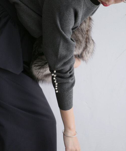 La TOTALITE(ラトータリテ)の「ウォッシャブルパールニットプルオーバー(ニット/セーター・レディース・ブラック/チャコールグレー/レッド・FREE)」の12枚目の写真