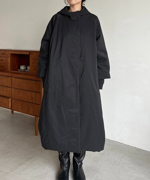 CAPRICIEUX LE'MAGE（カプリシューレマージュ）の「〈VERSEAU/ヴェルソー〉中綿フーディーコート（ダウンジャケット/コート・レディース・ブラック/アイボリー・FREE/PS）」の10枚目の写真