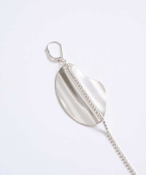 loni(ロニ)の「【金属アレルギー対応】Leaf Bijou Asymmetry Pierce/リーフビジューアシンメトリーピアス(ピアス(両耳用)・レディース・ゴールド/シルバー・FREE)」の19枚目の写真