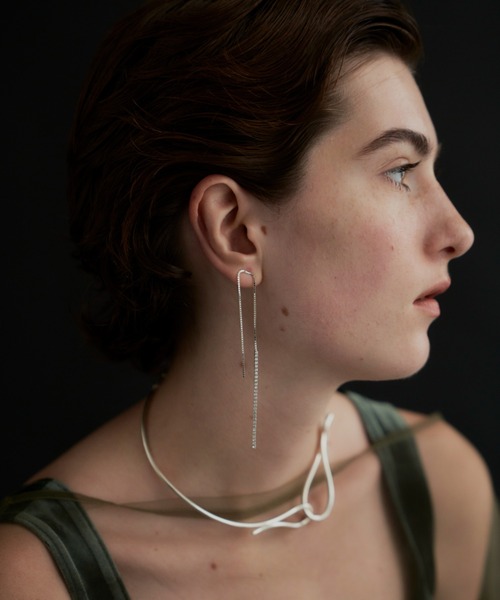 loni(ロニ)の「【金属アレルギー対応】Leaf Bijou Asymmetry Pierce/リーフビジューアシンメトリーピアス(ピアス(両耳用)・レディース・ゴールド/シルバー・FREE)」の11枚目の写真