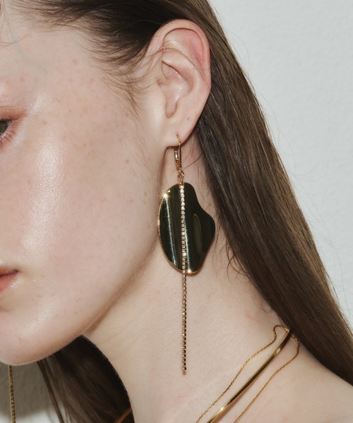 loni(ロニ)の「【金属アレルギー対応】Leaf Bijou Asymmetry Pierce/リーフビジューアシンメトリーピアス(ピアス(両耳用)・レディース・ゴールド/シルバー・FREE)」の7枚目の写真