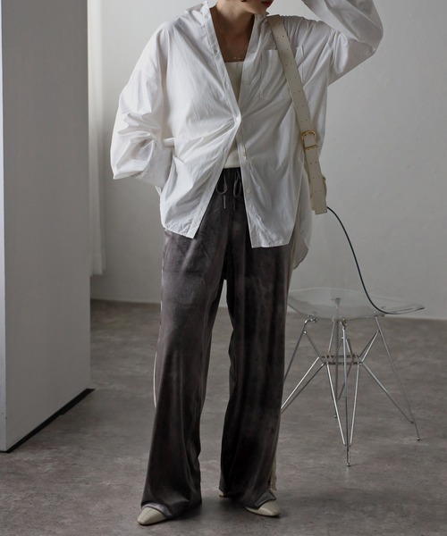 Bonjour Sagan（ボンジュールサガン）の「ベロアラインリラックスパンツ（その他パンツ・レディース・グレイッシュベージュ/ブラック/ネイビー・FREE）」の16枚目の写真