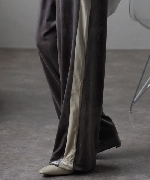 Bonjour Sagan（ボンジュールサガン）の「ベロアラインリラックスパンツ（その他パンツ・レディース・グレイッシュベージュ/ブラック/ネイビー・FREE）」の21枚目の写真